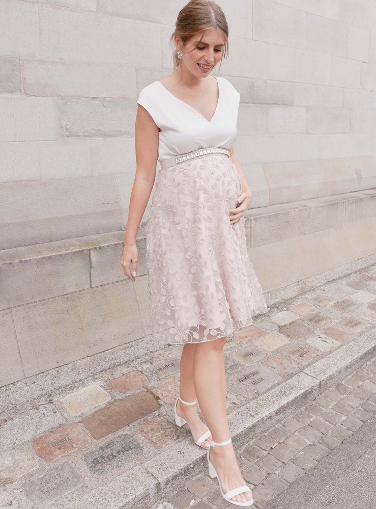 Brautmode für Schwangere rosa Tüll