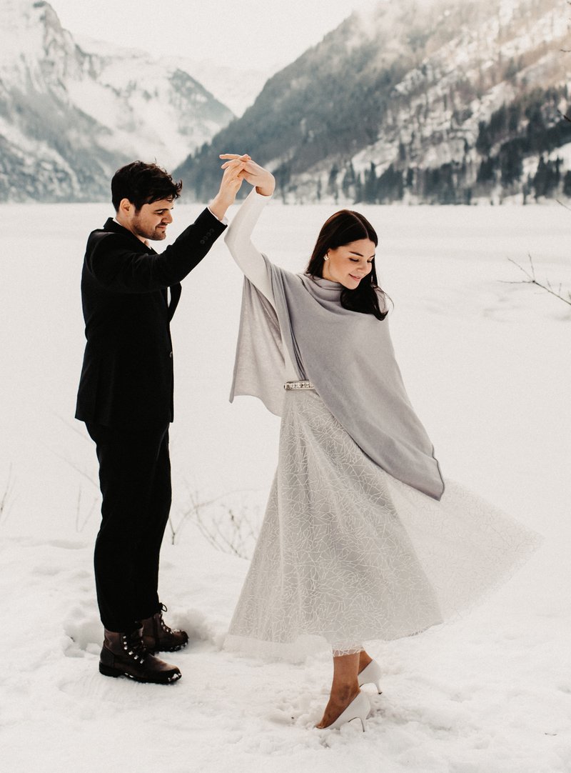 Winterhochzeit Brautkleid Rock mit Glitzer silber