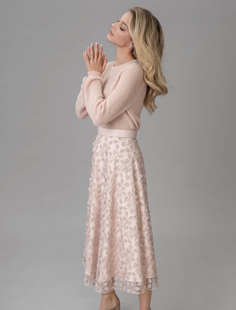 Brautkleid Standesamt mit 3D Blätterapplikationen